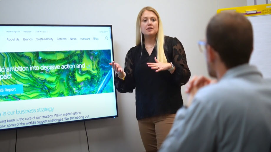 Anna Meier presenting